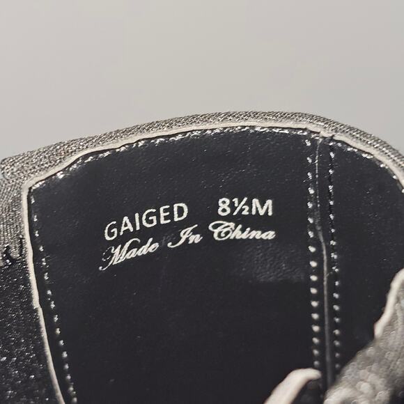 Donald Pliner Gaige Ankle Boot Womens 8.5 Black Crepe Block Heel Minimalist - Picture 13 of 14